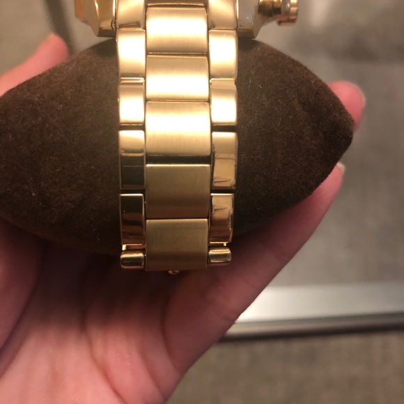 Michael Kors Gold watch - Picture 3 of 8